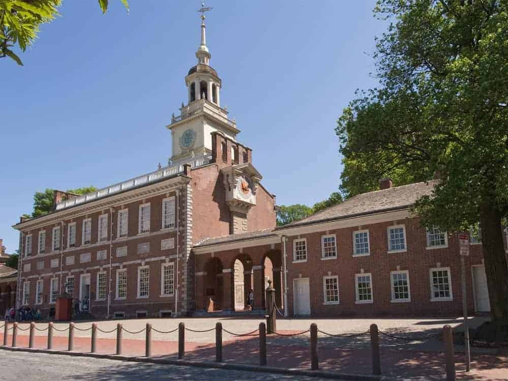 A view of Independence Hall (site of our Aurora Solar design) in which you can see obstructions on the roof of the center building. 