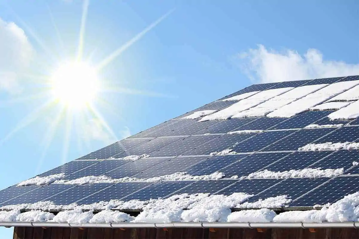 How To Remove Snow From Solar Panels on a Roof